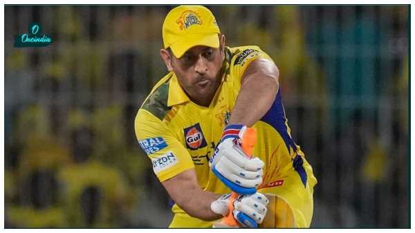 MS Dhoni s controversial dismissal MS Dhoni s controversial dismissal