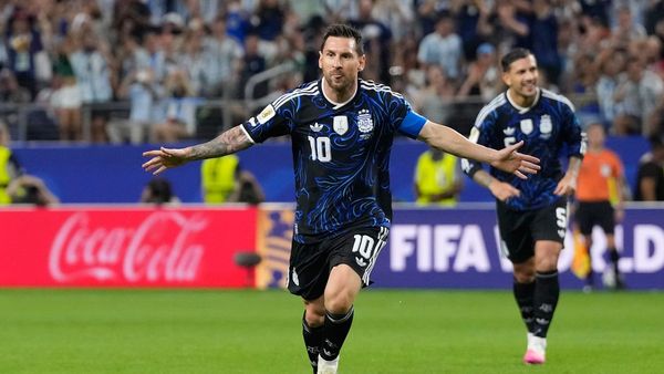 Lionel Messi scoring a free-kick in 2026 World Cup