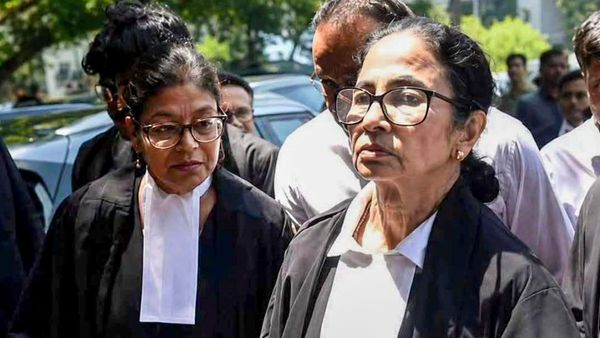 Mamata Banerjee at Calcutta High Court regarding election petition