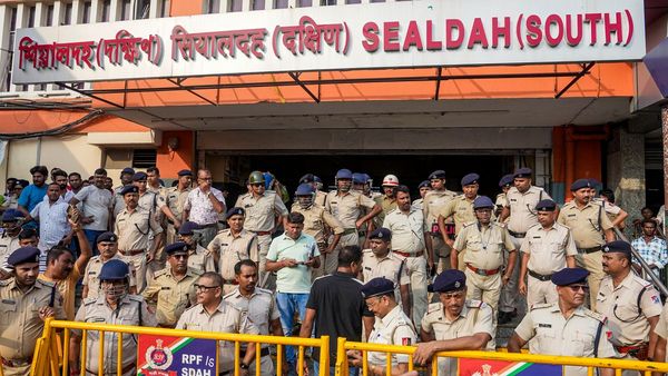 Hawkers at a West Bengal railway station