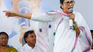 অমিত শাহের রাজ্যে থাকার ঘোষণায় তীব্র কটাক্ষ মমতার, বললেন, যত বেশি থাকবে, তত ভোট কমবে