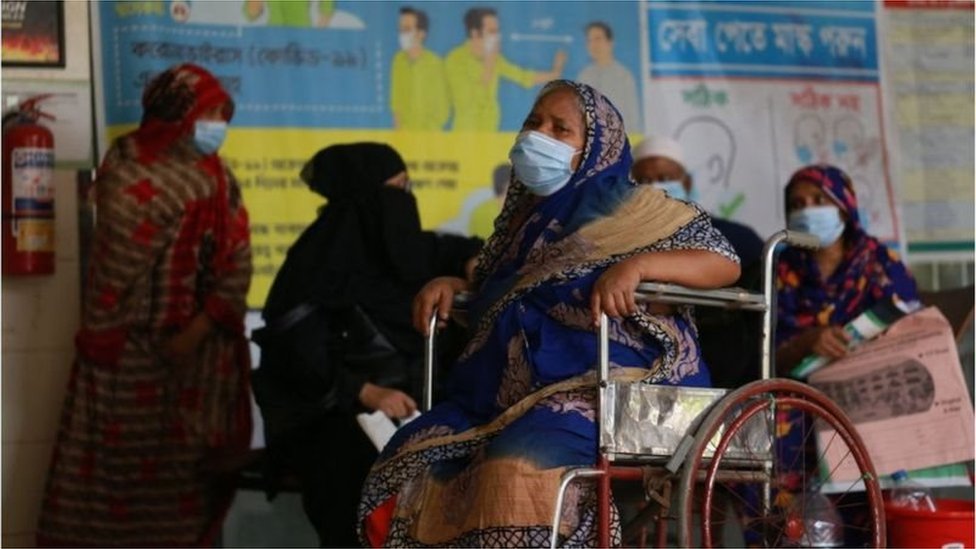 আসছে তৃতীয় ঢেউ