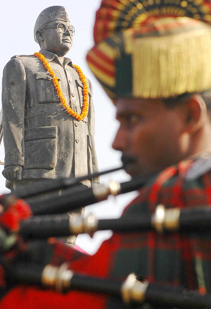 চপ-মুড়ি-চা চপ-মুড়ি-চা