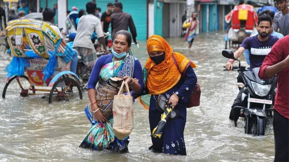 বিপর্যস্ত অসম বিপর্যস্ত অসম