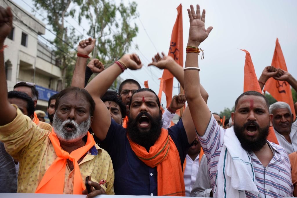 বুধবার রাতে নাটকীয় মোড়