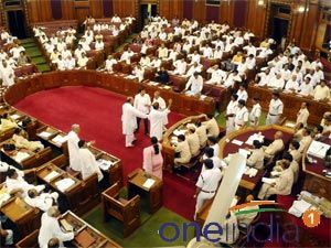 विपक्ष की अखिलेश सरकार को घेरने की तैयारी