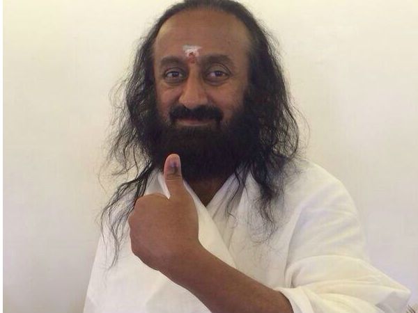 स्वराज के लिए हम मरे थे, सुराज्य के लिए हम जियेंगे- श्री श्री रविशंकर