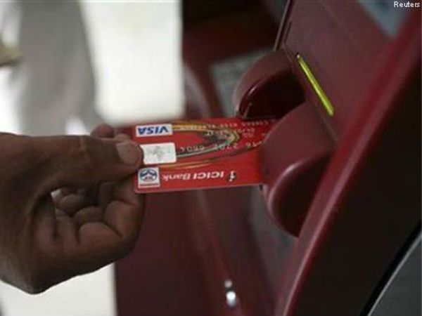  ICICI: खाताधारकों को दूसरे बैंकों के ATM से 3 बार ही ट्रांजेक्शन का मौका  