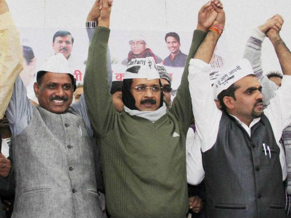 फंड जुटाने के लिए केजरीवाल ने दांव पर लगाया अपना मफलर