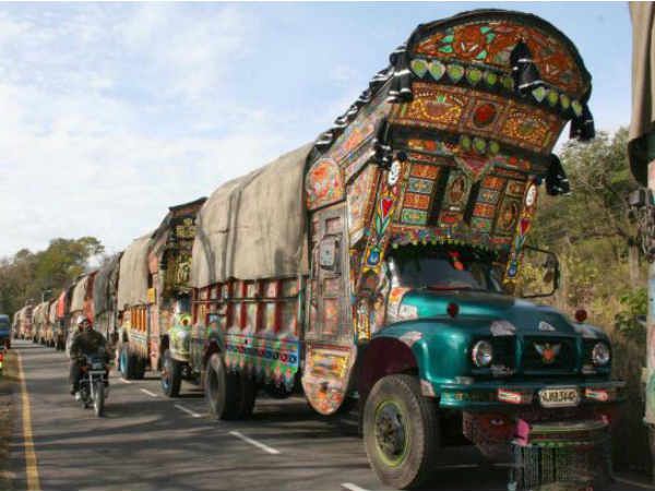 पाक से आए ट्रक में नशीले पदार्थ, LoC पर रूका व्यापार