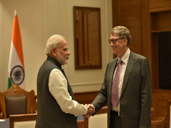 500-1000 रुपए की नोटबंदी पर पीएम नरेंद्र मोदी की बिल गेट्स ने की तारीफ, जानिए क्या कहा