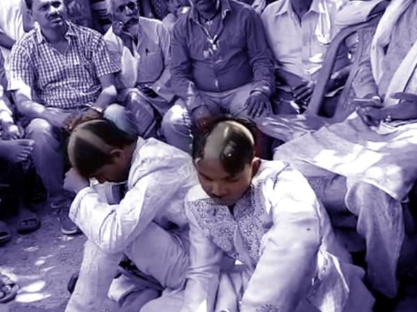 दूल्हे ने मांगी पल्सर बाइक, लड़की वालों ने गंजा कर पहनाई जूते की माला