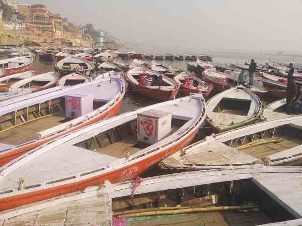 यूपी: अनिश्चितकालीन हड़ताल पर गए काशी के नाविक, अब नए साल पर नहीं कर पाएंगे गंगा की सैर