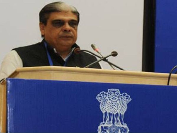 केंद्रीय मंत्री अपने ही होम टाउन से रेल रिजर्वेशन को तरसे, गुजरात भाजपा में कानाफूसी