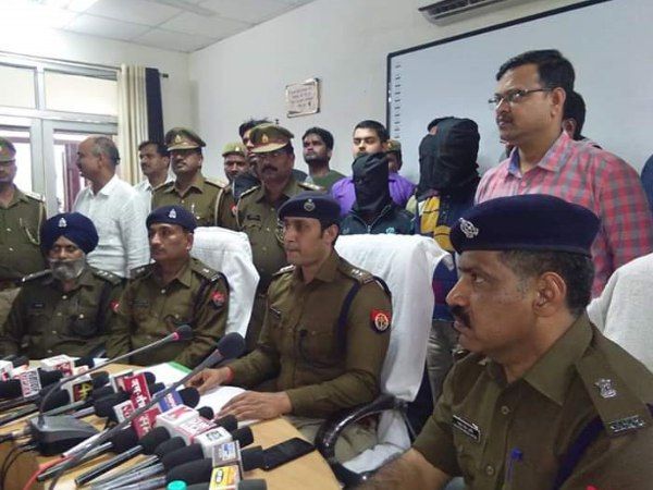 इटावा: फैक्ट्री में अवैध रूप से बनाए जा रहे थे हथियार, पुलिस और क्राइम ब्रांच ने भंडाफोड़ कर 3 को दबोचा