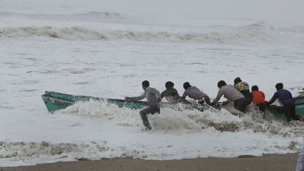 चक्रवात महा और बुलबुल- क्या वायु प्रदूषण से है इनका कोई संबंध?