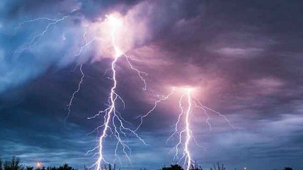 वज्रपात के चलते जा रही है लोगों की जान, जानें कैसे करें खुद का बचाव