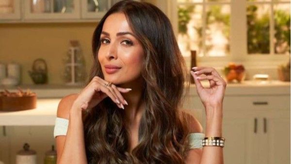 अस्पताल से मलाइका आईं घर तो अर्जुन कपूर और बहन अमृता पहुंचे मिलने