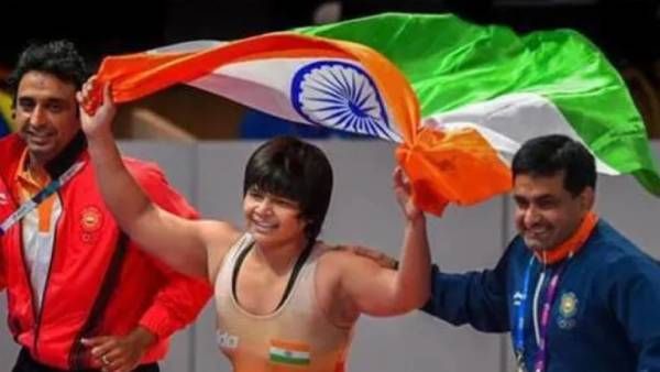 दिव्या काकरान का सम्मान करने की बजाय अपमान करने पर क्यों उतर आई केजरीवाल सरकार?