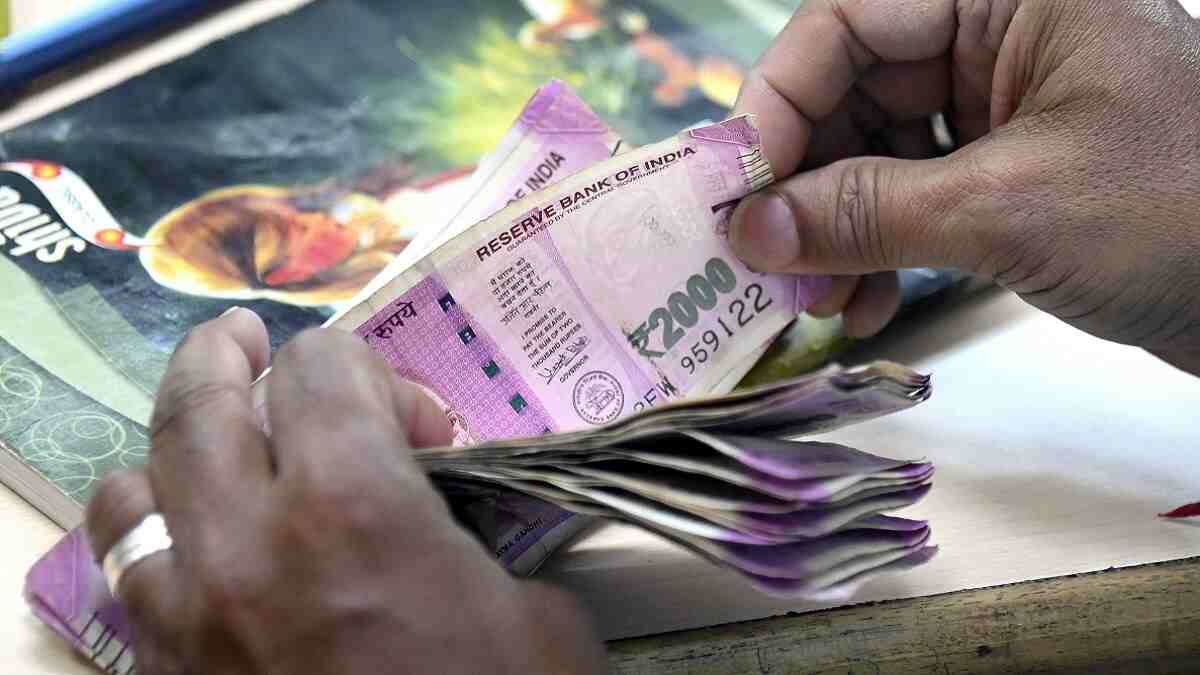 Rs 2000 Note: ₹2000 का नोट बदलने या जमा करने से जुड़े नियम जानना जरूरी