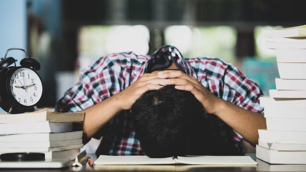 Students under Stress:  अवसाद की चपेट में क्यों आ रही है युवा पीढ़ी?