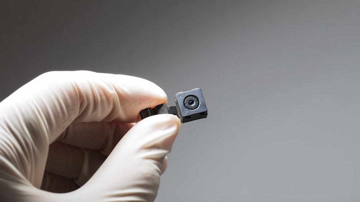 Hidden Camera Video: बाथरूम में छुपे कैमरा से वीडियो बनाने के अपराध बढ़े, जानें क्या है कानून