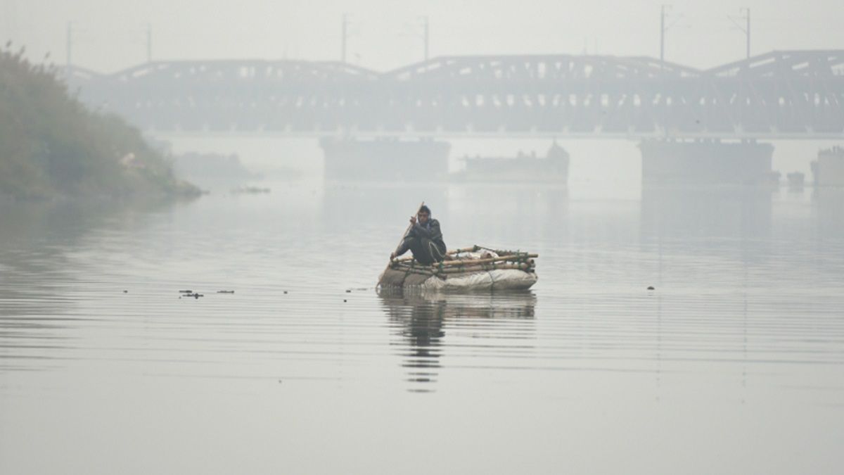 Weather Update: शीतलहर के चलते लोगों का जीना हुआ मुहाल, जानिए आज का मौसम
