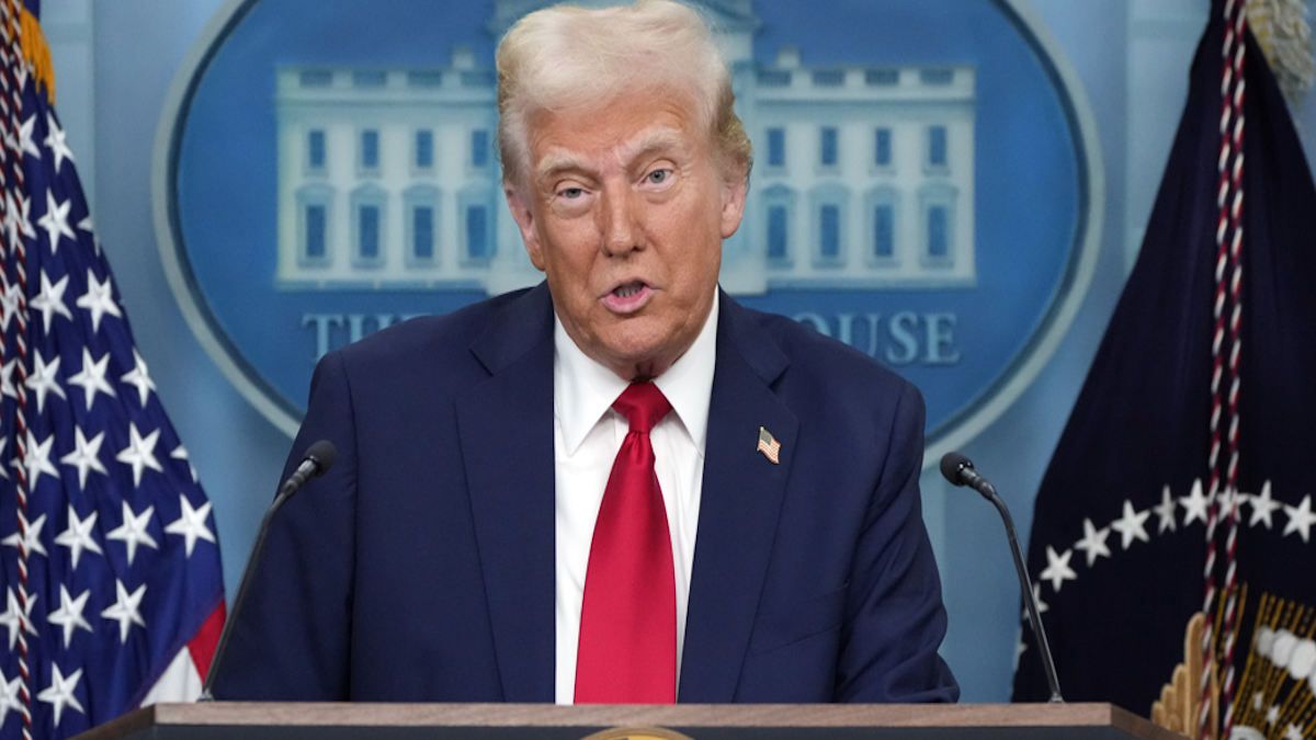 US Deportation: अमेरिका में अवैध प्रवास पर नकेल, 205 भारतीयों की वापसी, कितनों के खिलाफ एक्शन ले रहे ट्रंप?