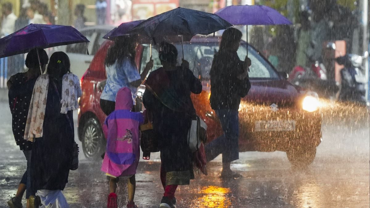 Aaj Ka Mausam: दिल्ली-NCR समेत कई राज्यों में आंधी-बारिश का अलर्ट, जम्मू कश्मीर में भूस्खलन