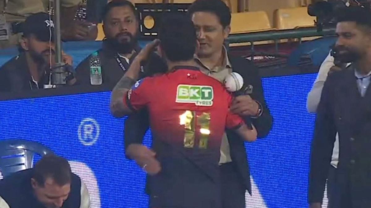 VIDEO: 10 साल की दुश्मनी! बीच मैदान पर एक झप्पी और सब खत्म! विराट-कुंबले का वीडियो देख दुनिया दंग