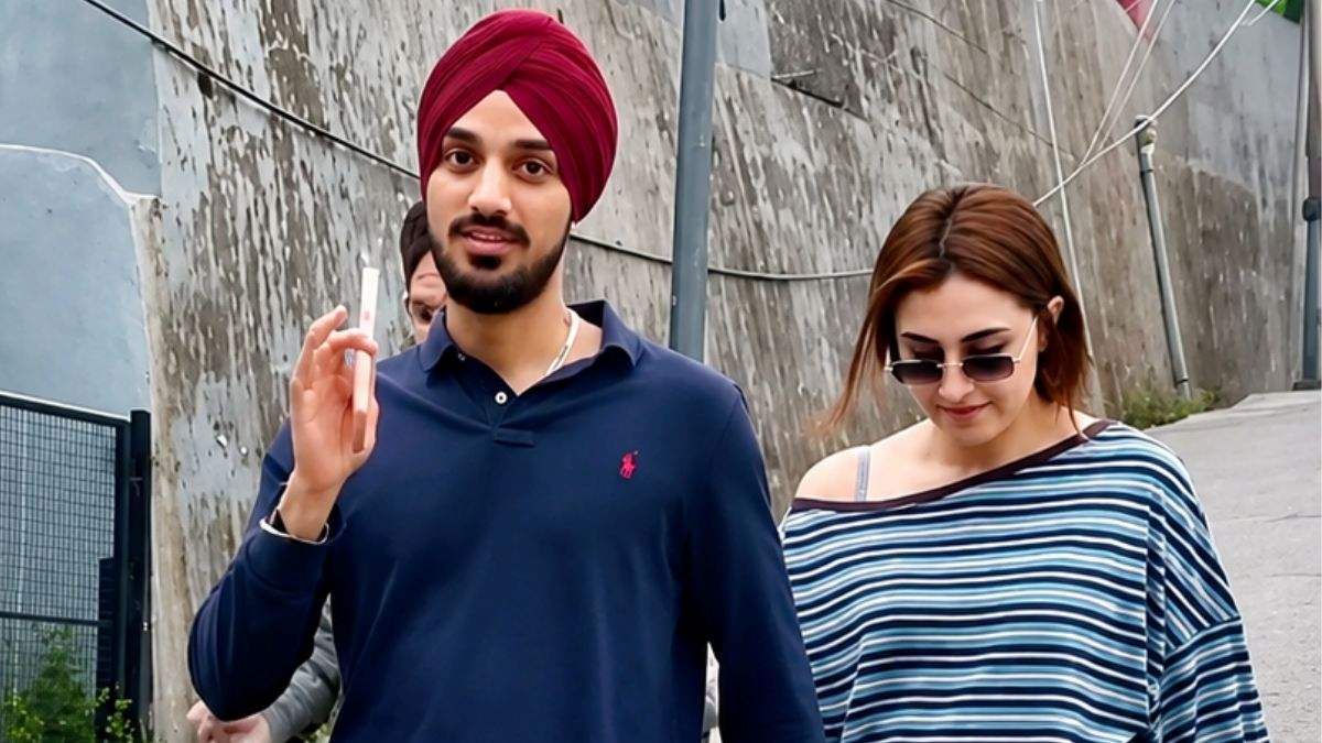 गर्लफ्रेंड को लेकर सरेआम सड़कों पर उतरे अर्शदीप सिंह, वीडियो जमकर वायरल, लोगों ने बताया छपरी