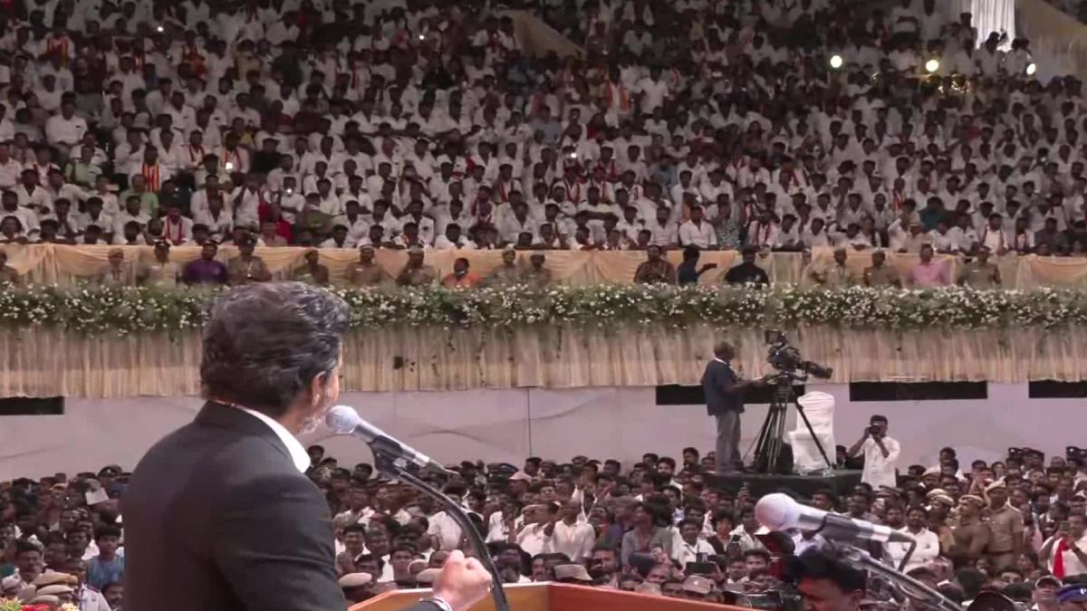 CM Vijay: '200 यूनिट की फ्री बिजली, नशे पर लगाम', शपथ लेते ही एक्शन में थलापति, पहले संबोघन में बड़े ऐलान