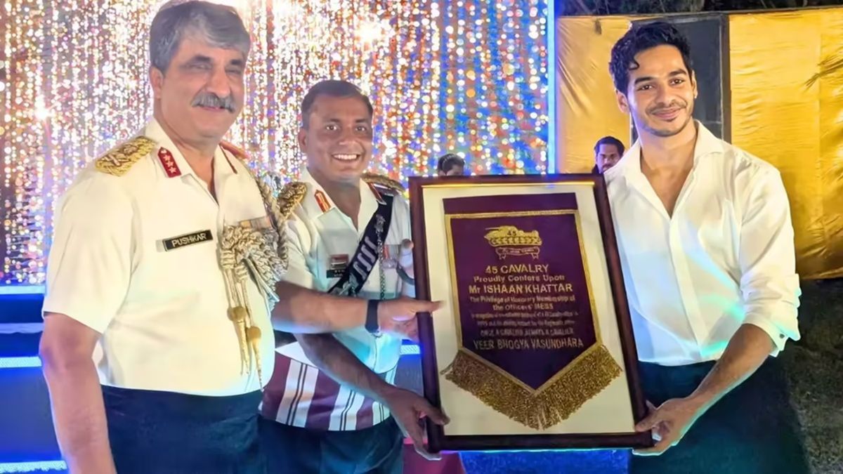 'पिप्पा' करने के बाद Ishaan Khatter को मिला बड़ा सम्मान, 45th Cavalry की मानद सदस्यता से नवाजे गए एक्टर