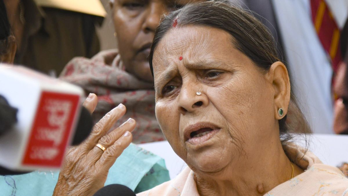 Lalu परिवार के सबसे बड़े 'पावर सेंटर' पर संकट! बंगला खाली करने के नोटिस पर आगबबूला हुईं राबड़ी देवी
