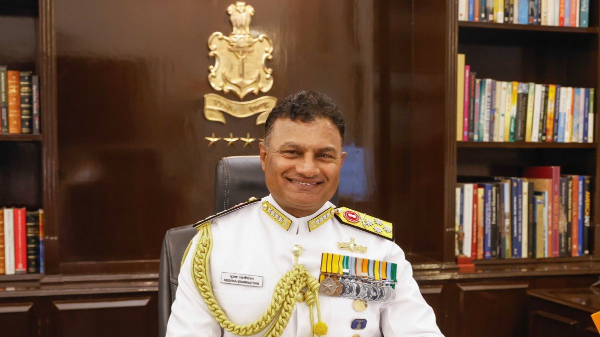 Indian Navy Chief: कौन हैं एडमिरल कृष्णा स्वामीनाथन, जिन्होंने संभाली भारतीय नौसेना की कमान?