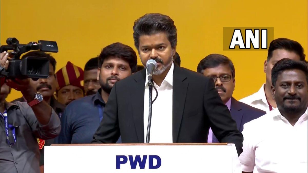 Vijay Oath Ceremony: थलपति विजय बने तमिलनाडु के नए मुख्यमंत्री, किस-किस को मिला मंत्री पद?