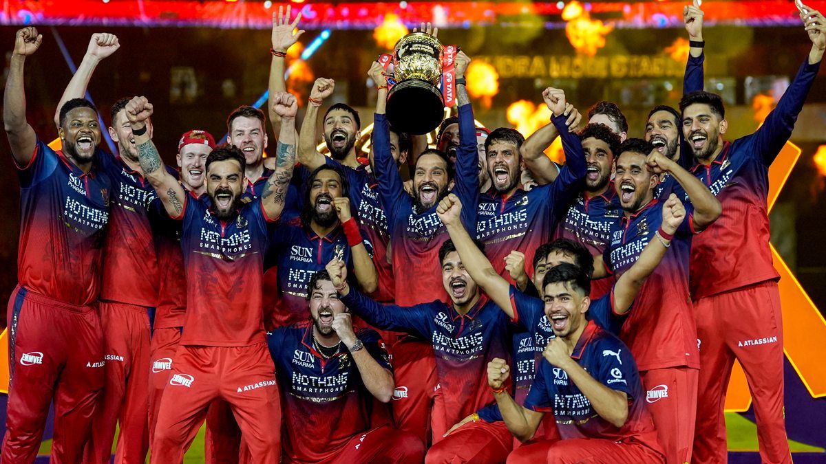 RCB को लगातार दूसरी बार चैंपियन बनाने वाले 6 सुपर हीरो? इन खिलाड़ियों के दम पर बेंगलुरु ने फिर रचा इतिहास