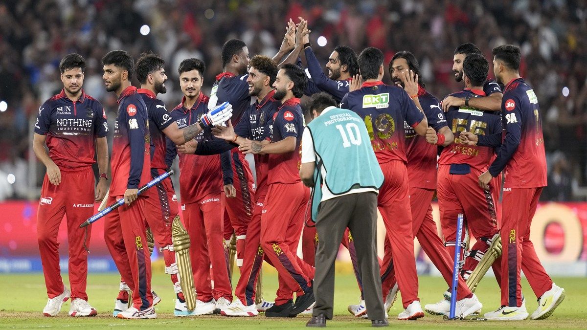 RCB के इस स्टार खिलाड़ी पर गिरी गाज! फाइनल में अंपायर के साथ की शर्मनाक हरकत, लगा बैन?