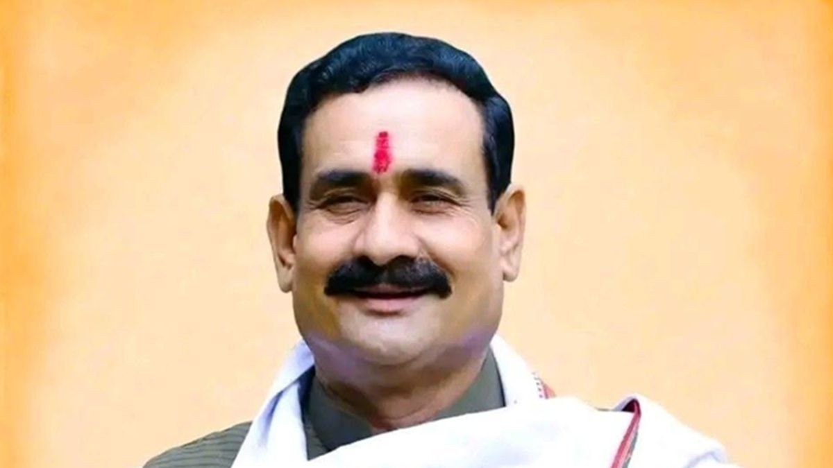 दतिया में अब शिवसेना की टिकट पर चुनाव लड़ेंगे नरोत्तम मिश्रा? ऑफर का क्या होगा? कांग्रेस ने भी चला बड़ा कार्ड