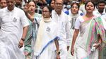 Bengal Chunav: सुबह-सुबह सड़कों पर क्यों दिखीं ममता बनर्जी! भवानीपुर में सुवेंदु से महामुकाबला, EC पर फोड़ा बम