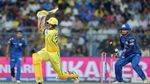 MI vs CSK: वानखेड़े स्टेडियम में पसरा सन्नाटा, चेन्नई सुपर किंग्स के खिलाड़ियों ने क्यों पहनी काली पट्टी?