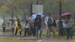 Weather Delhi NCR: अभी और बदलेगा मौसम का मिजाज! धूल भरी आंधी के बाद बरसेंगे बादल, IMD ने जारी किया येलो अलर्ट