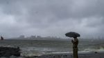 Maharashtra Weather: 12 जिलों में Rain Alert लेकिन Mumbai में बरसा पानी, क्या है मानसून का ताजा अपडेट? 