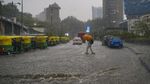 Delhi-NCR में मानसून की दस्तक! 200 किमी प्रति घंटे की रफ्तार से तूफानी बारिश-गरजे बादल, कहां-कहां IMD का अलर्ट