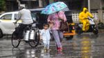 നാളെ സ്കൂള്‍ അവധി: നിലയ്ക്കാത്ത മഴ: വിവിധ ജില്ലകളില്‍ നാളെ വിദ്യാലയങ്ങള്‍ക്ക് അവധി