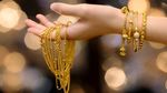 സ്വർണ വില കുത്തനെ കയറുമ്പോഴും ലാഭം കൊയ്യാം: പക്ഷെ ആഭരണം വാങ്ങരുത്; ചെറിയ തുകയ്ക്ക് നിക്ഷേപിക്കാം 