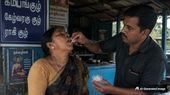 கரூரில் பெண்ணுக்கு விபூதி அடித்த மந்திரவாதி.. கம்பங்கூழ் கடைக்குள் அப்படி ஒரு சம்பவம்