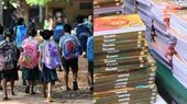 அரசு பள்ளிகளில் அவலம்.. 1 மாதம் ஆகியும் கைக்கு வராத புத்தகங்கள்! எதை வைத்துப் படிப்பது! பகீர் புகார் 