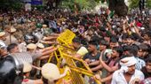 எல்லை மீறிய டெல்லி போலீஸ்? மாணவர்கள் மீது தடியடி.. உயர் நீதிமன்றத்திற்கு போன வழக்கு! இன்று விசாரணை 