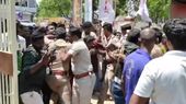 மயானம் அமைக்க எதிர்ப்பு.. தேனியில் கலெக்டர் அலுவலகம் முற்றுகை! தள்ளுமுள்ளு.. பொதுமக்கள் காயம்